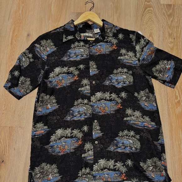 Beach Design Button Down Shirt - Picture 12 of 13